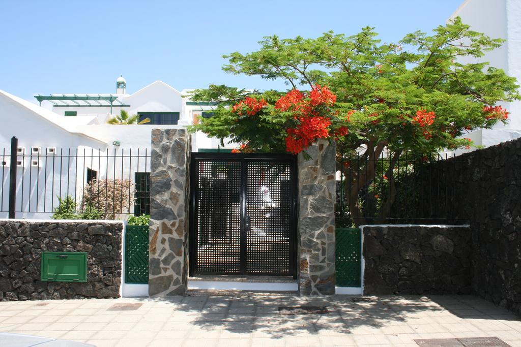 Apartamentos Las Acacias Puerto del Carmen  Ngoại thất bức ảnh